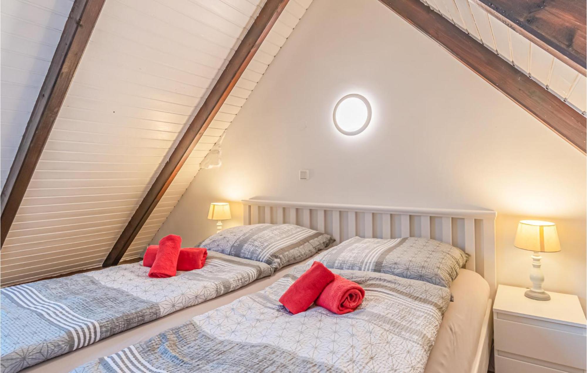 Cozy Apartment In Friedrichskoog With Kitchen Εξωτερικό φωτογραφία